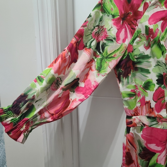 Floral Off the Shoulder, Cinched Waist Dress Sz Med, Made in Columbia - Picture 9 of 9